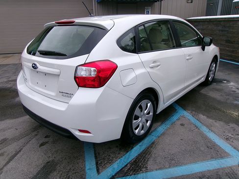 Used 2014 Subaru Impreza 2.0i image 6
