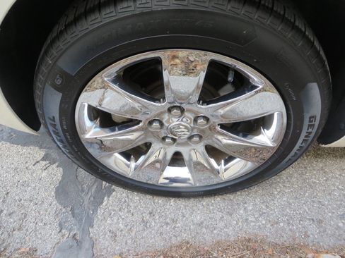 Used 2013 Buick LaCrosse Leather image 22