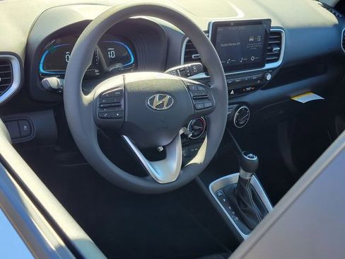 New 2026 Hyundai Venue SE image 3