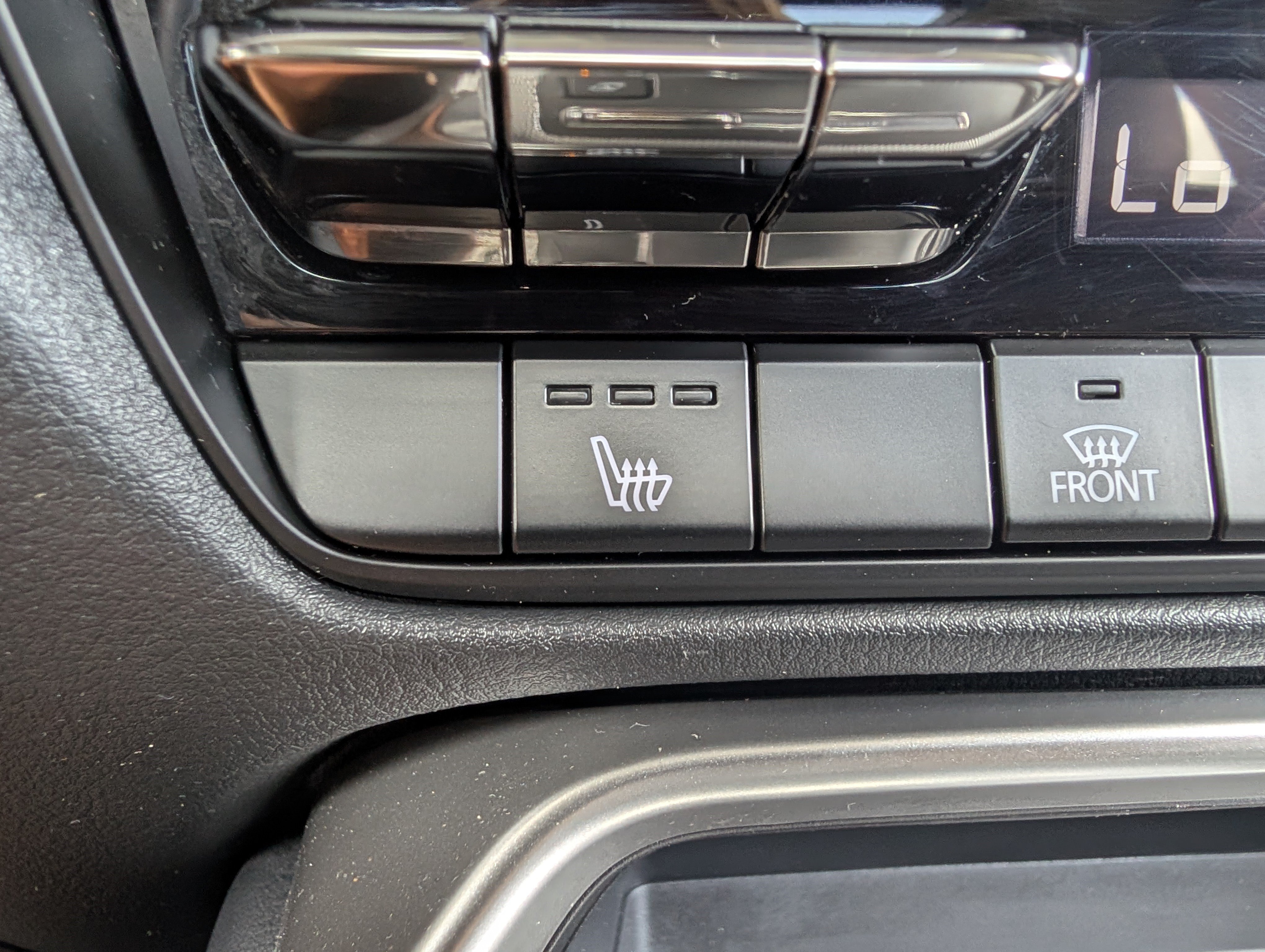 Used 2024 MAZDA CX-90 Plug-In Hybrid w/ Premium Pkg AWD/4WD image 34