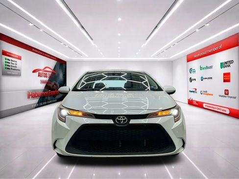 Used 2022 Toyota Corolla LE FWD image 2