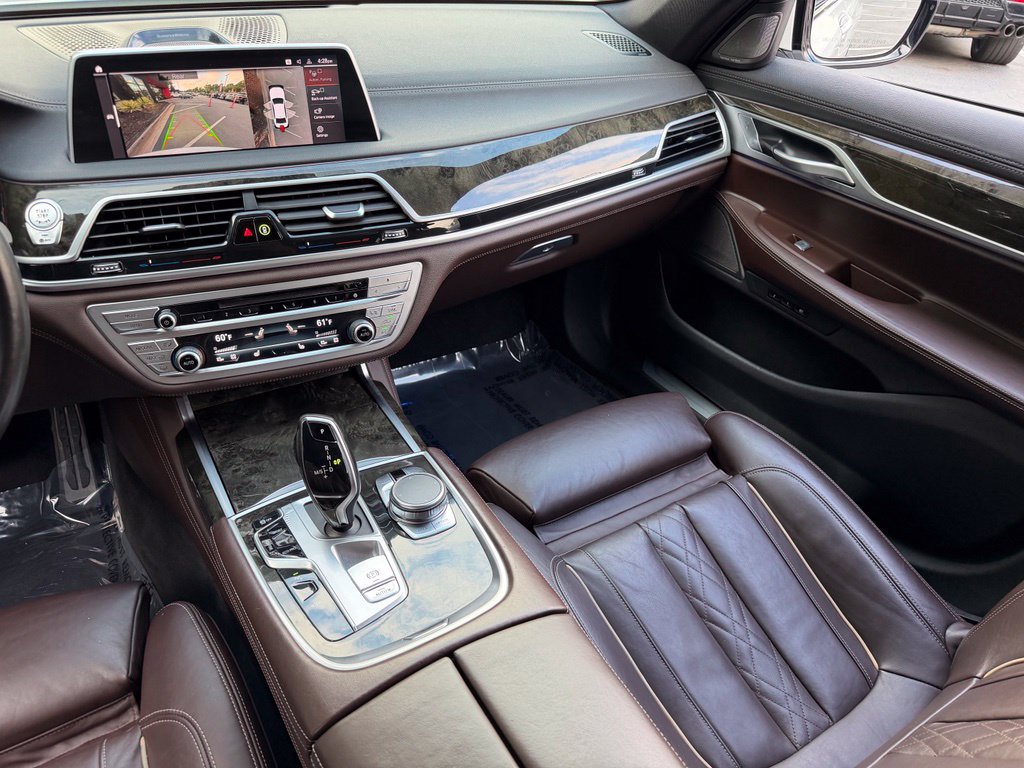 Used 2022 BMW 740i w/ M Sport Package RWD image 41