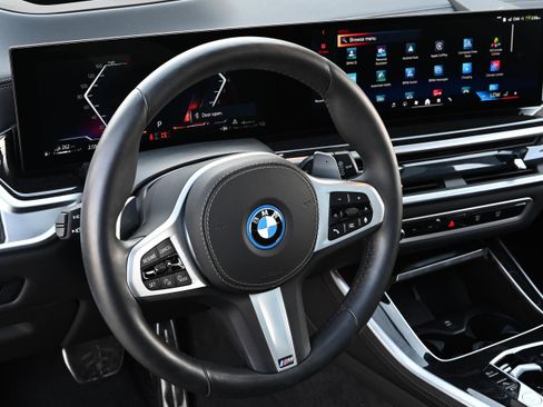Certified 2025 BMW X5 xDrive50e w/ M Sport Package image 10
