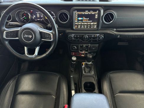 Used 2022 Jeep Wrangler Unlimited Rubicon 4xe w/ Cold Weather Group AWD/4WD image 16