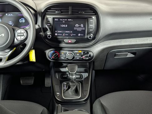 Used 2024 Kia Soul LX FWD image 12