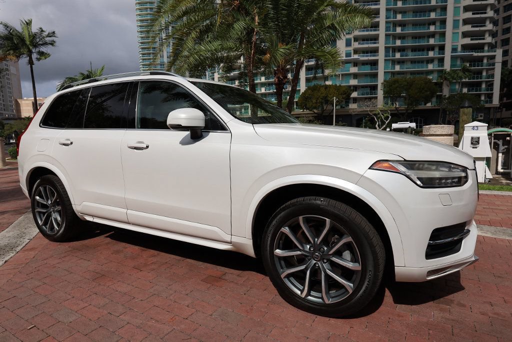 Used 2017 Volvo XC90 T6 Momentum w/ Vision Package AWD/4WD image 13