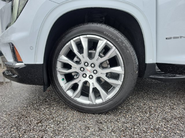 Certified 2026 GMC Acadia Denali w/ Super Cruise Package FWD image 33