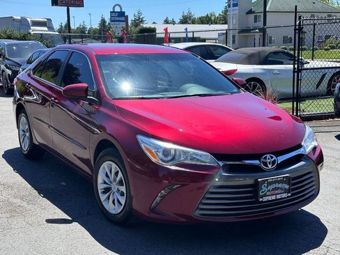 Used 2017 Toyota Camry LE FWD image 12