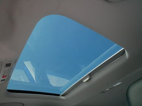 Certified 2023 Volkswagen Jetta SEL FWD image 31