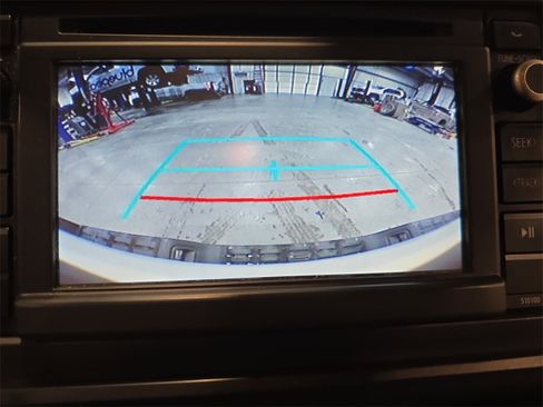 Used 2018 Toyota Tacoma image 19