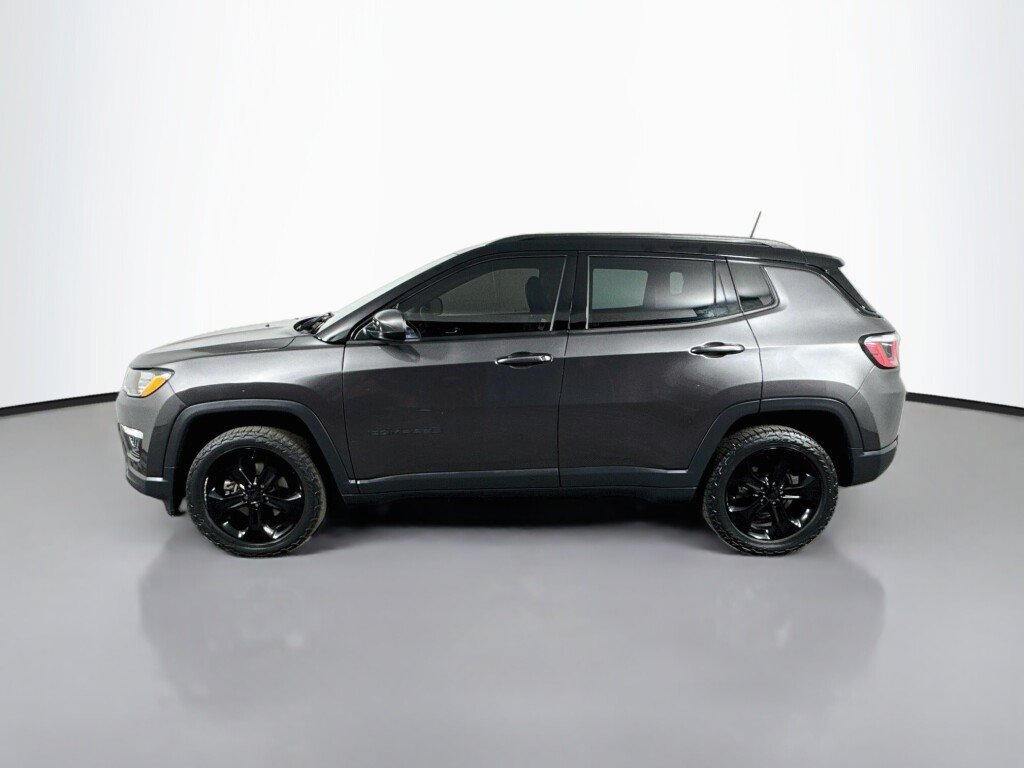 Used 2019 Jeep Compass Latitude AWD/4WD image 2