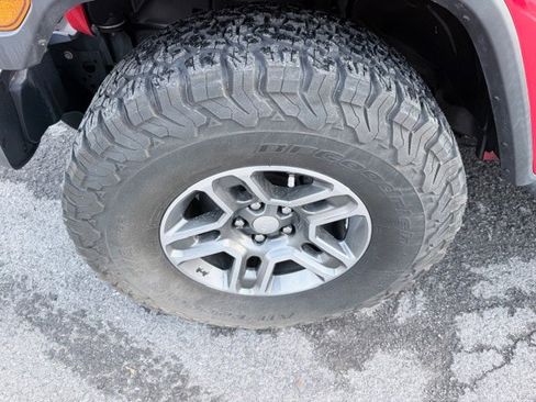 Certified 2020 Jeep Gladiator Sport image 32