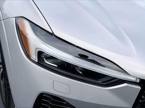 Used 2025 Volvo XC60 B5 Core w/ Climate Package image 31