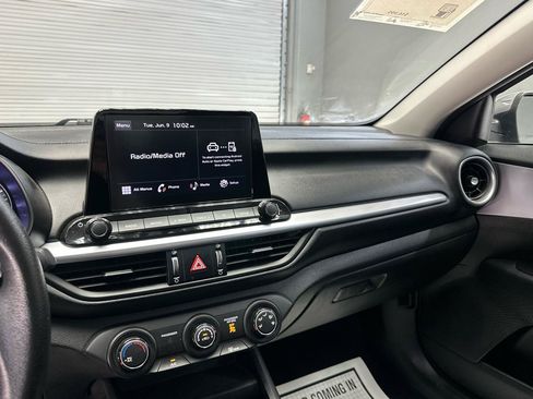 Used 2022 Kia Forte LXS FWD image 18