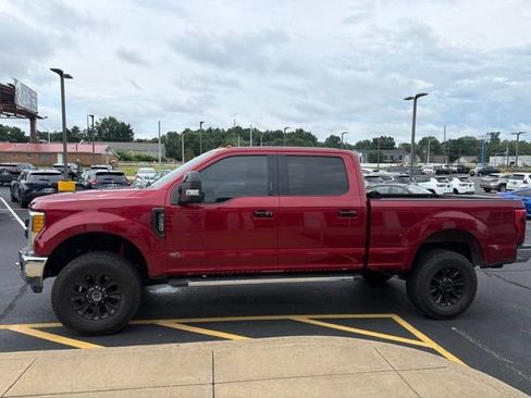 Used 2017 Ford F250 XLT w/ XLT Premium Package AWD/4WD image 3