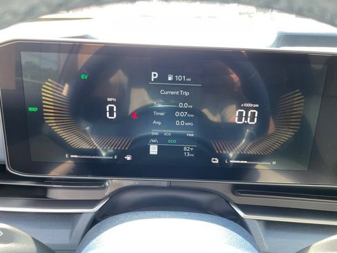 New 2026 Kia Carnival EX FWD image 29