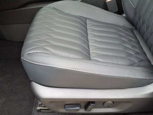 New 2026 Mitsubishi Outlander SEL FWD image 5