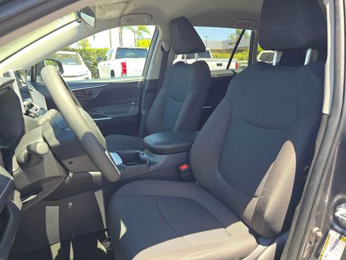 Certified 2025 Toyota RAV4 LE AWD/4WD image 23