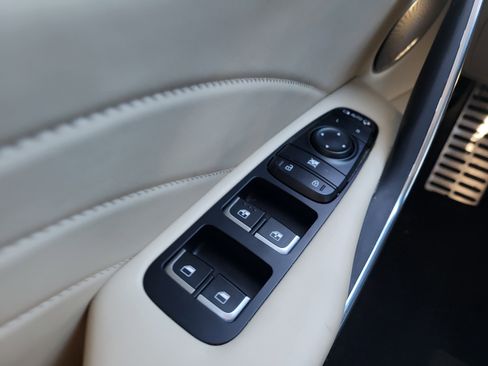 Used 2023 Kia Stinger GT2 image 13