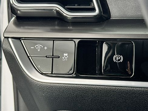 Used 2024 Kia Sportage EX image 10