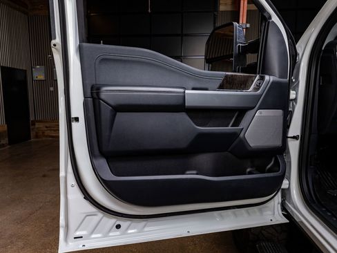 Used 2024 Ford F350 Lariat w/ Chrome Package image 36