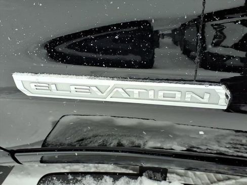 Used 2023 GMC Sierra 1500 Elevation image 9