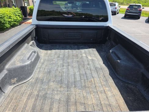 Used 2016 Ford F250 XLT w/ XLT Premium Package AWD/4WD image 12