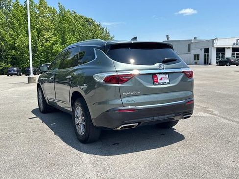 Used 2023 Buick Enclave Essence AWD/4WD image 6
