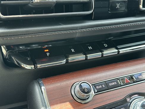 Used 2023 Lincoln Aviator Reserve AWD/4WD image 22