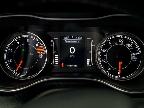 Used 2020 Jeep Cherokee Latitude Plus FWD image 23