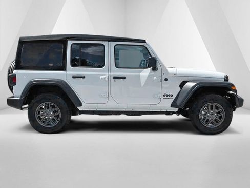 Used 2024 Jeep Wrangler Unlimited Sport AWD/4WD image 10