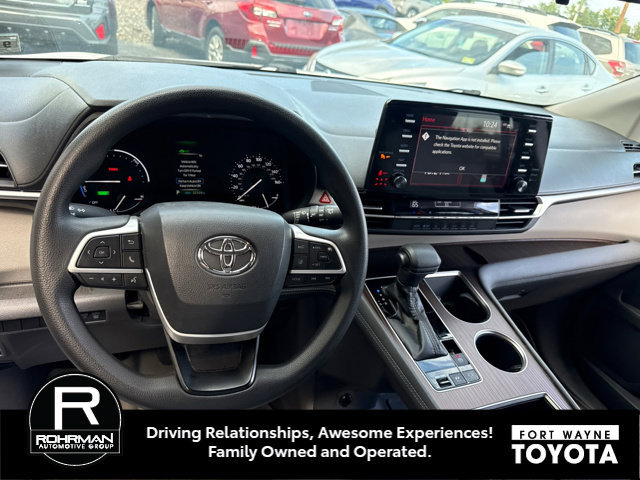 Used 2021 Toyota Sienna LE AWD/4WD image 5