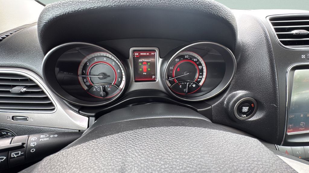 Used 2017 Dodge Journey Crossroad FWD image 13