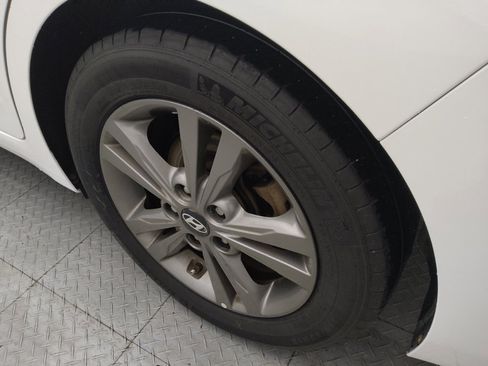 Used 2018 Hyundai Elantra SEL image 31