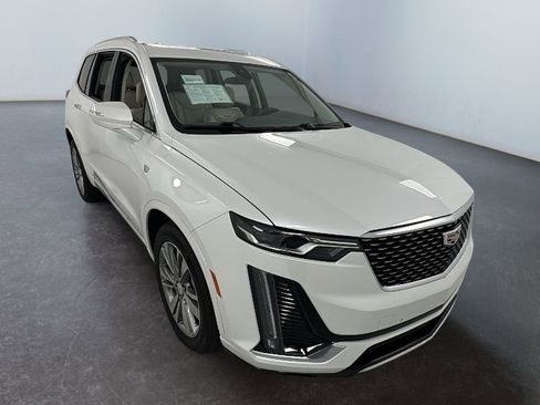 Used 2022 Cadillac XT6 Premium Luxury image 1