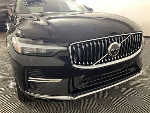 Used 2023 Volvo XC60 B5 Plus w/ Climate Package image 8