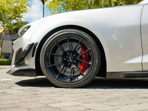 Used 2019 Chevrolet Camaro ZL1 image 14