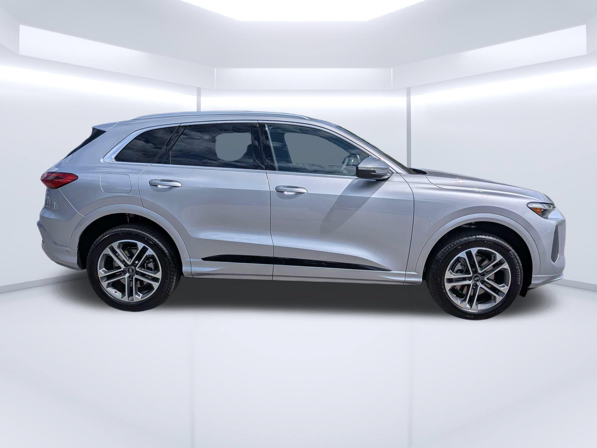 New 2026 Audi Q5 Premium Plus AWD/4WD image 2