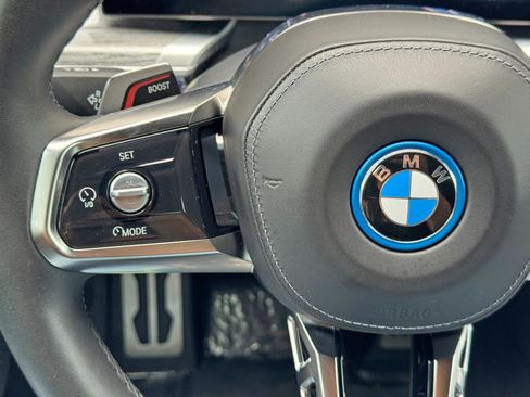 Used 2023 BMW i7 xDrive60 AWD/4WD image 24