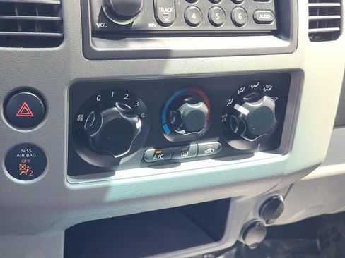 Used 2005 Nissan Frontier SE w/ (P01) Power Pkg RWD image 16