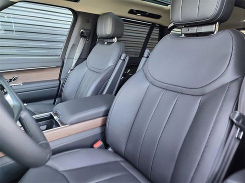 New 2026 Land Rover Range Rover Long Wheelbase SE image 11