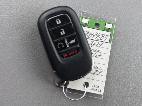 Used 2024 Honda Pilot Elite image 33