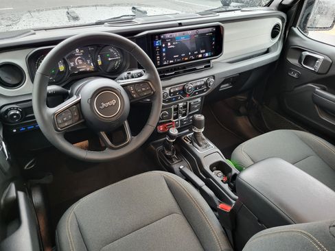 Used 2025 Jeep Wrangler Unlimited Sport S 4xe AWD/4WD image 18