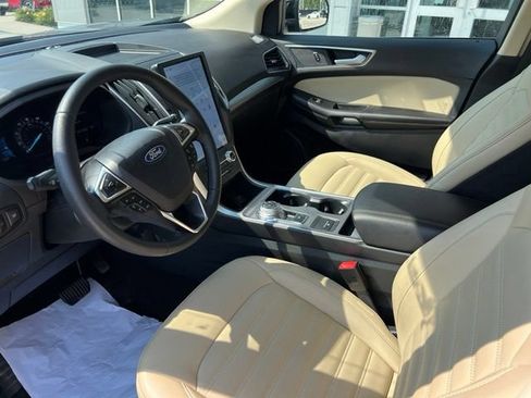 Used 2024 Ford Edge SEL w/ Cargo Accessory Package AWD/4WD image 13