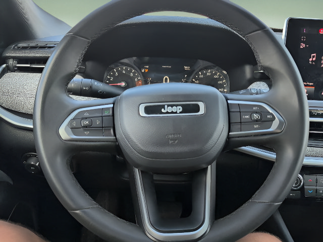 Used 2024 Jeep Compass Latitude AWD/4WD image 13