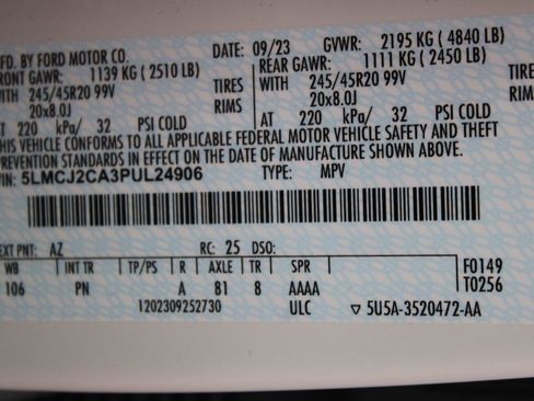 Used 2023 Lincoln Corsair Reserve w/ Jet Appearance Package image 19