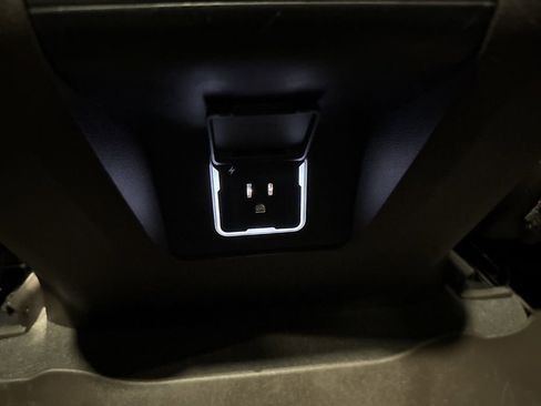 Used 2021 Chevrolet Tahoe Z71 w/ Rear Media and Nav Package image 38