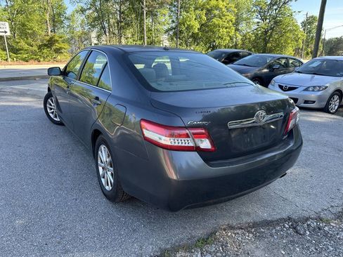Used 2011 Toyota Camry XLE w/ XLE Extra-Value Pkg #2 FWD image 7