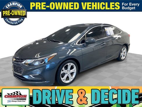 Used 2017 Chevrolet Cruze Premier w/ Enhanced Convenience Package FWD image 1