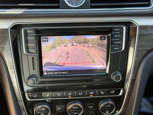 Used 2017 Volkswagen Passat 1.8T SE image 30